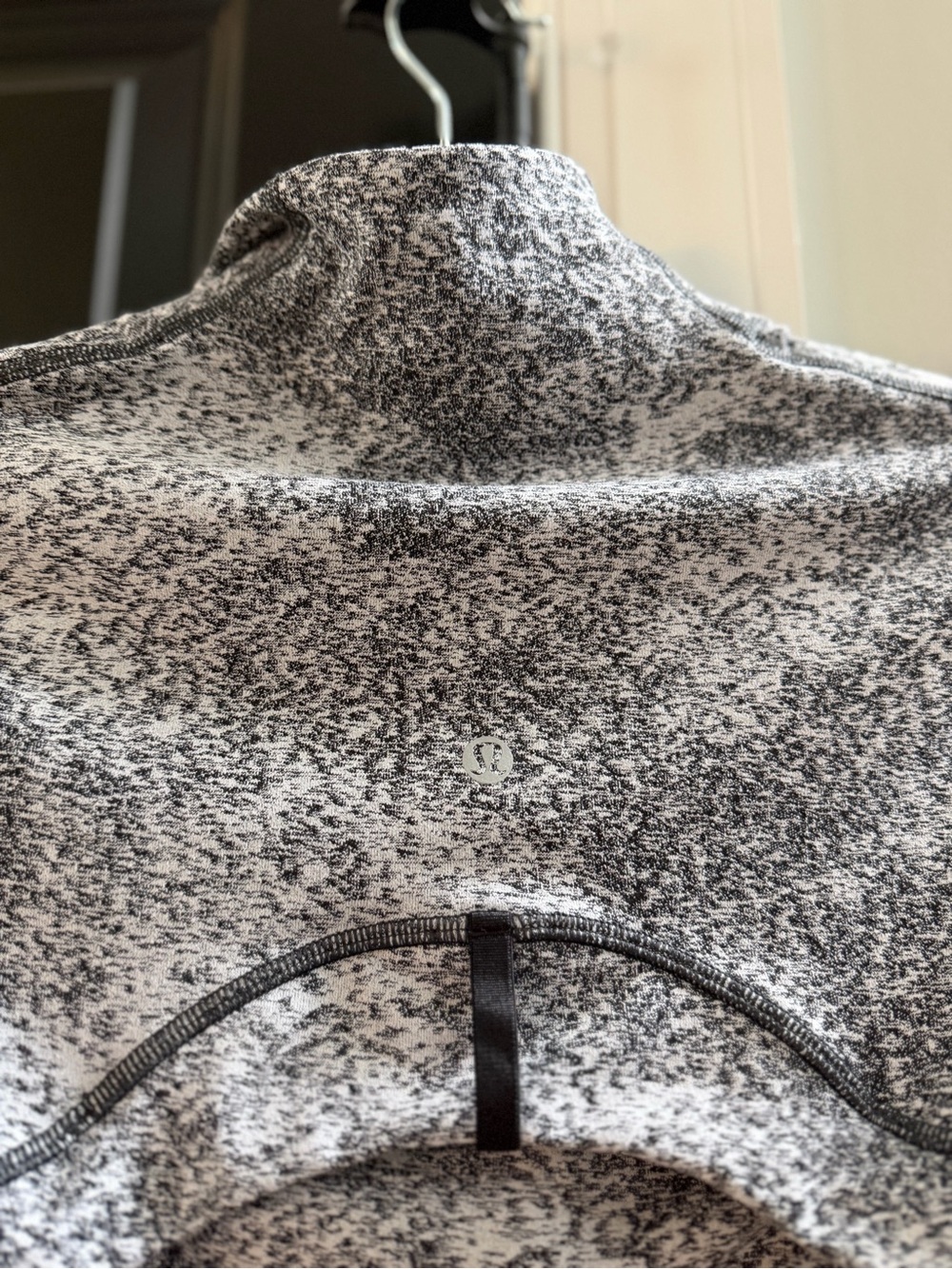 LULULEMIN define jacket - Picture 4 of 4